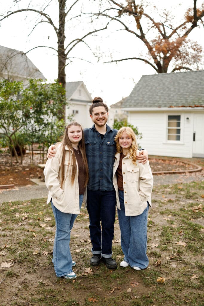 Sibling photos 2025 Kayla Crismon Photography at the Lott Home Oroville Ca